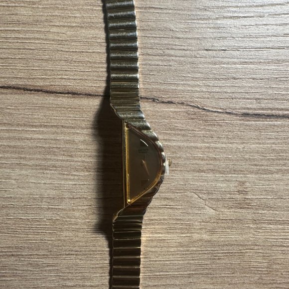 Seiko Half Moon Womens Watch 1F20-5D59 Quartz Watch Gold Bracelet I Vintage - Picture 6 of 12